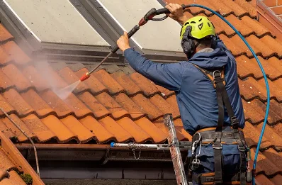 Démoussage et hydrofuge de toiture à Beccas